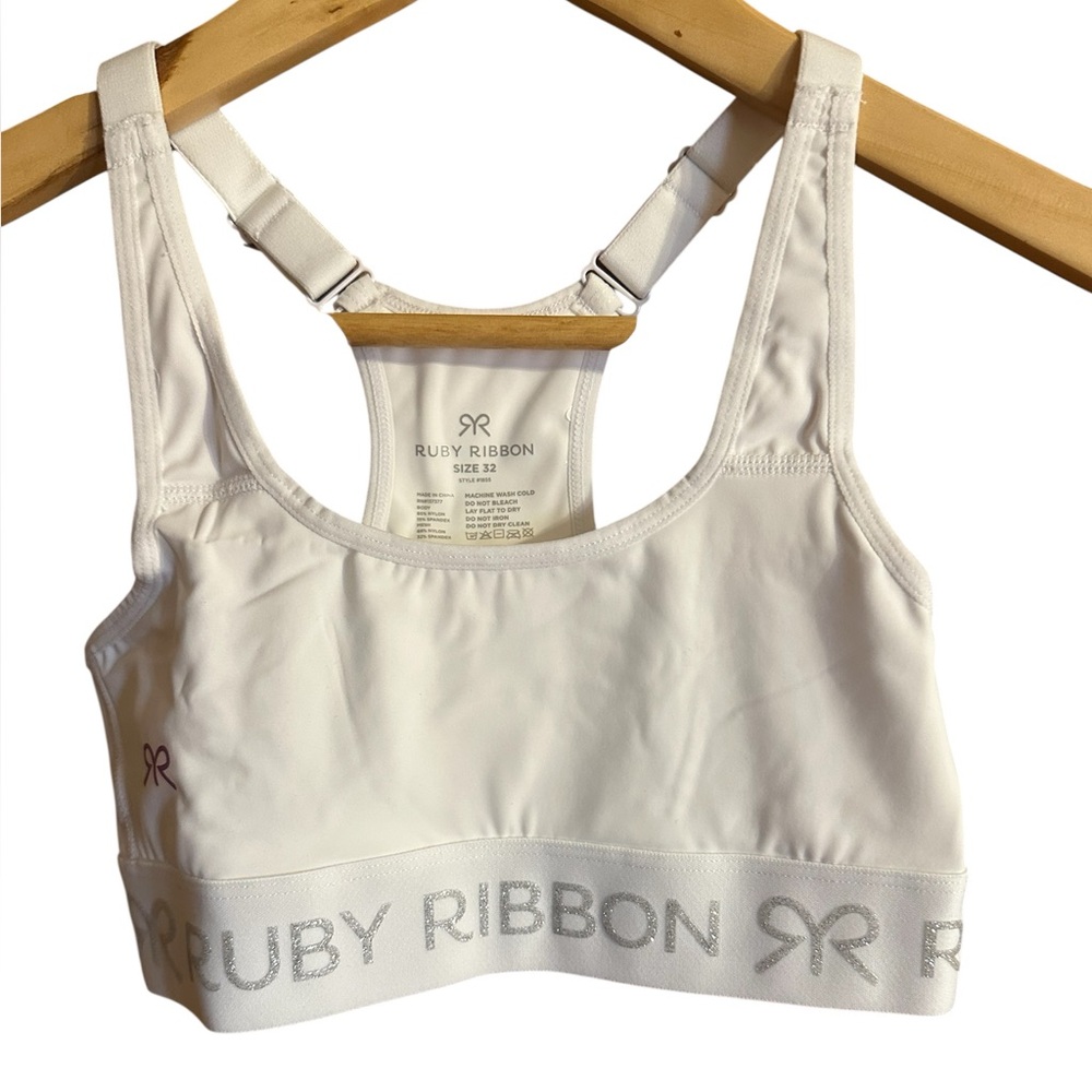Ruby Ribbon Wireless Sports Bra Size 32 Style 1855 White With Glittered Logo NEW
